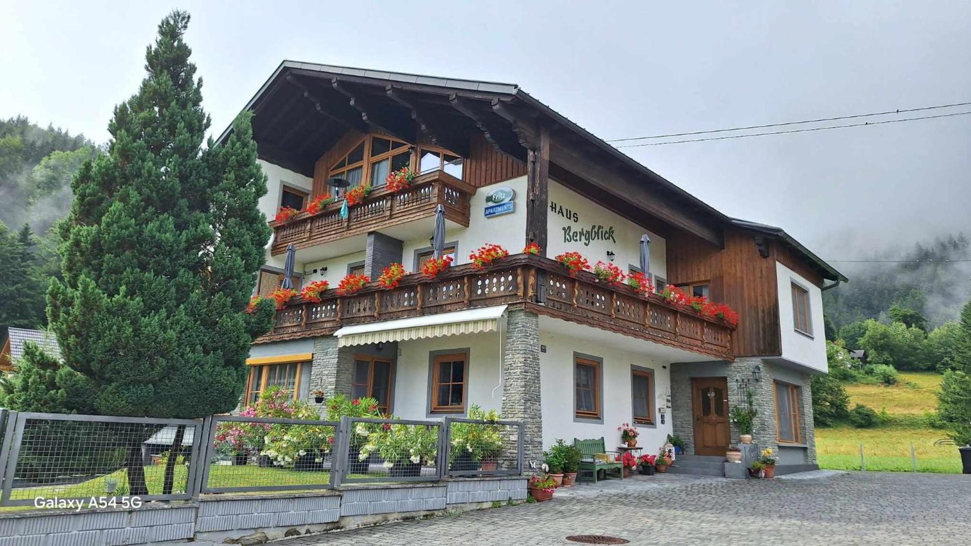 Fritz Apartments "Haus Bergblick" Хермагор Екстериор снимка